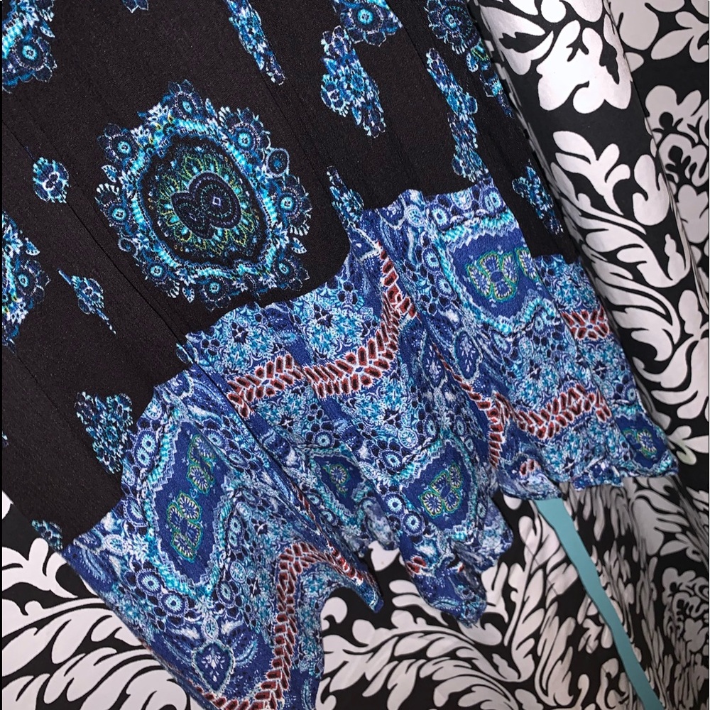 Unique patterned romper - Picture 5 of 7